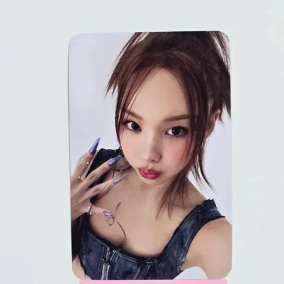 Nayeon (TWICE) - [NA] AppleMusic POB Photocard